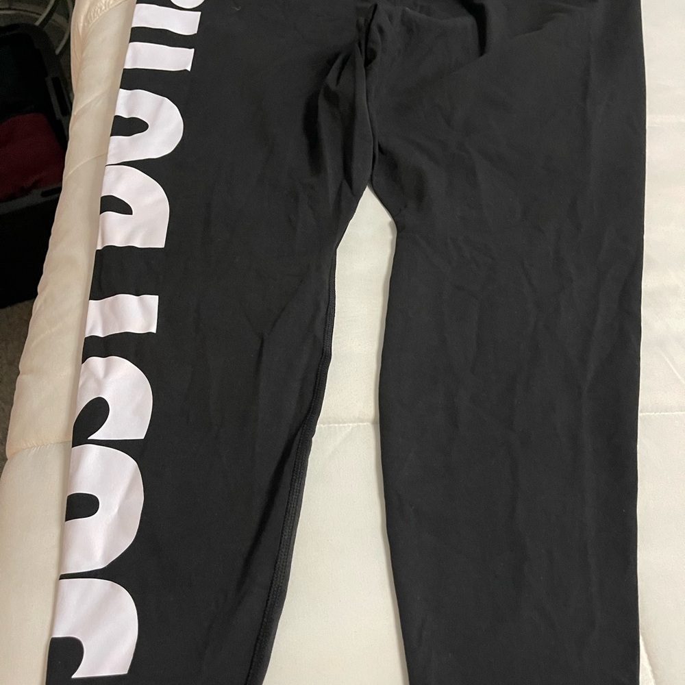 Nike Leggings in Black with White Logo